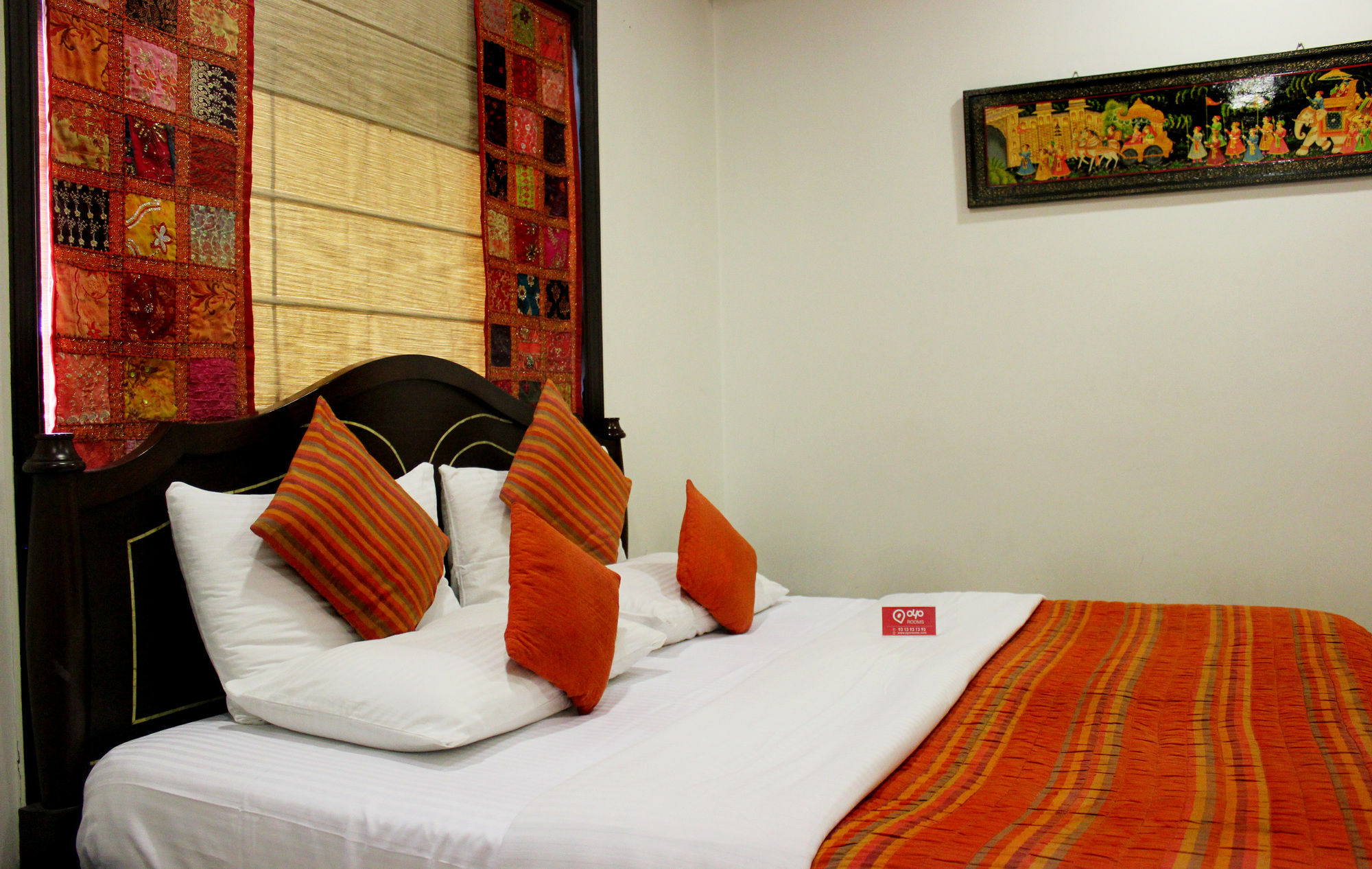Oyo Premium Rajouri Garden Janta Market Нью-Дели Экстерьер фото