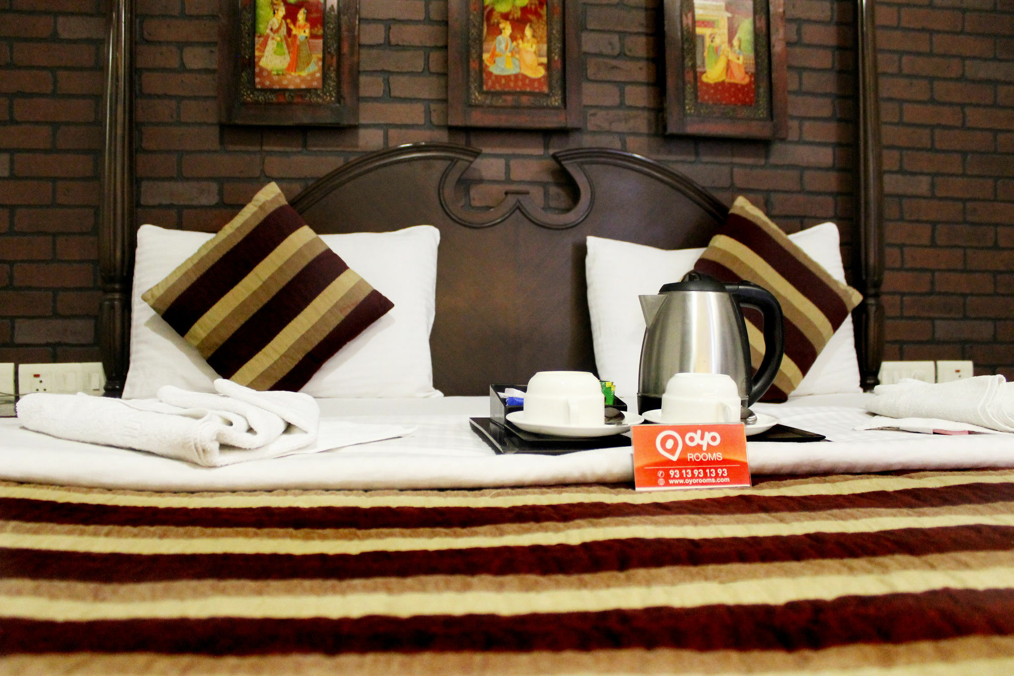 Oyo Premium Rajouri Garden Janta Market Нью-Дели Экстерьер фото